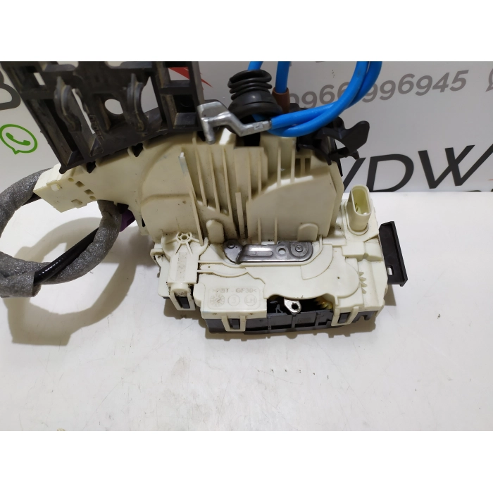 A1667200135 SERRATURA CHIUSURA PORTA ANTERIORE SINISTRO SX USATO MERCEDES CLASSE GLA (X156) (DAL 2013 >) 2016