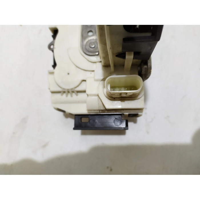 A1667200135 SERRATURA CHIUSURA PORTA ANTERIORE SINISTRO SX USATO MERCEDES CLASSE GLA (X156) (DAL 2013 >) 2016
