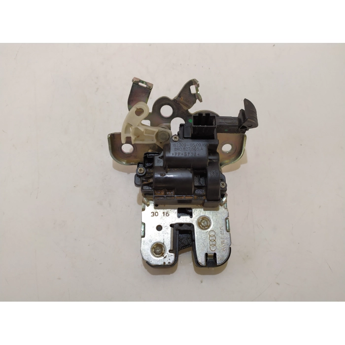 8R0827505A SERRATURA CHIUSURA PORTELLONE POSTERIORE POST USATO SKODA FABIA (NJ) 3° (2014\2021)