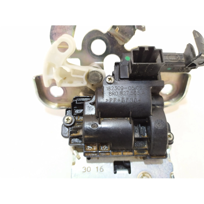 8R0827505A SERRATURA CHIUSURA PORTELLONE POSTERIORE POST USATO SKODA FABIA (NJ) 3° (2014\2021)