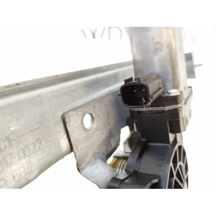 827010501R ALZAVETRO PORTA POSTERIORE SINISTRO SX USATO RENAULT CLIO IV (2012\2019)