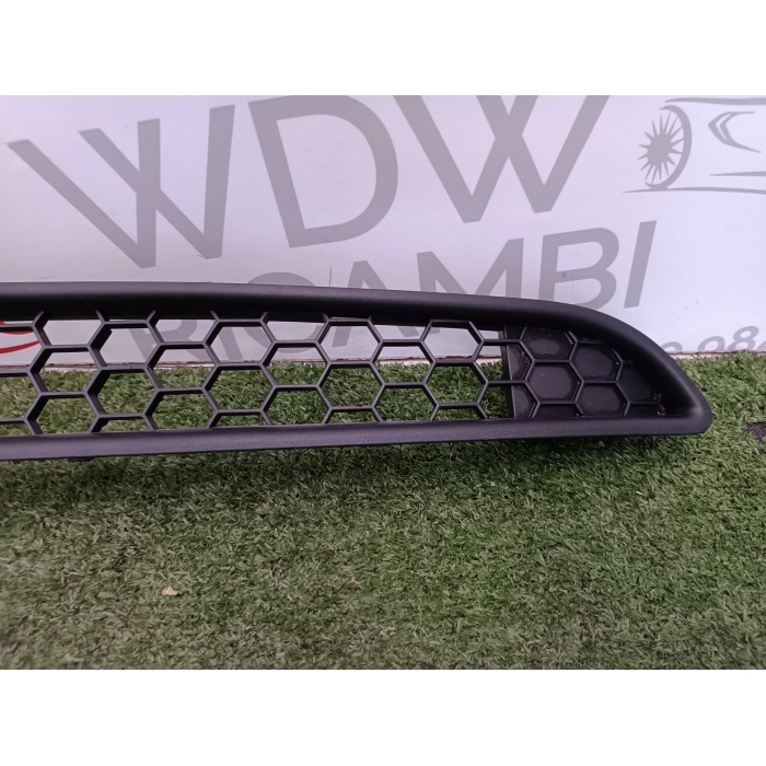 735536142 GRIGLIA RIVESTIMENTO PARAURTI ANTERIORE SUPERIORE USATO FIAT PUNTO EASY (2012\2018)