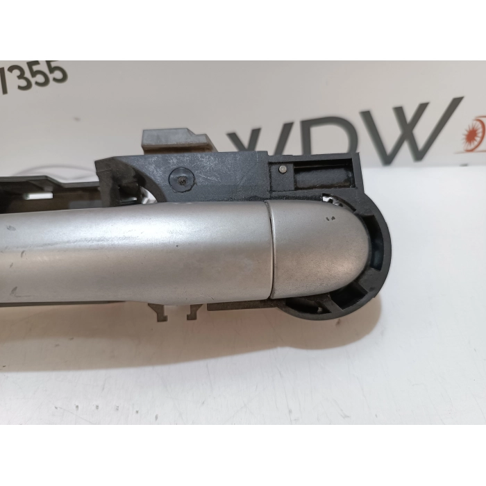 MANIGLIA ESTERNA APRI PORTA POSTERIORE DESTRO DX USATO RENAULT CLIO 1.5 SPORTOUR (2007\2013)