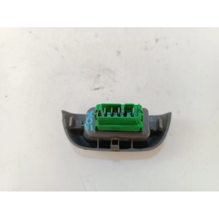 74232-0H010 PULSANTE ALZAVETRO PORTA ANTERIORE SINISTRO SX USATO PEUGEOT 107 1.0 (2005\2014) 2009