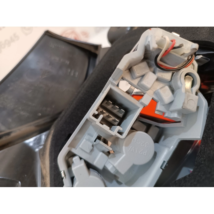 31395929 FANALE STOP POSTERIORE DESTRO DX USATO VOLVO V60 2.0 D3 (DAL 2010 IN POI >)