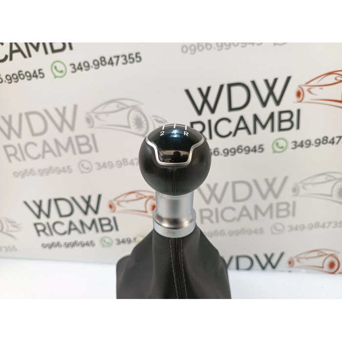 43700-XXXXX LEVA POMELLO CUFFIA CAMBIO MANUALE USATO KIA RIO (YB) 1.2 DAL 2017 AL 2020