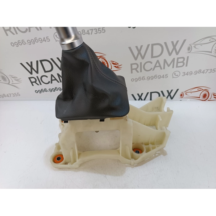 43700-XXXXX LEVA POMELLO CUFFIA CAMBIO MANUALE USATO KIA RIO (YB) 1.2 DAL 2017 AL 2020