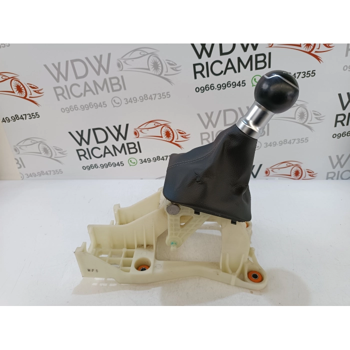 43700-XXXXX LEVA POMELLO CUFFIA CAMBIO MANUALE USATO KIA RIO (YB) 1.2 DAL 2017 AL 2020
