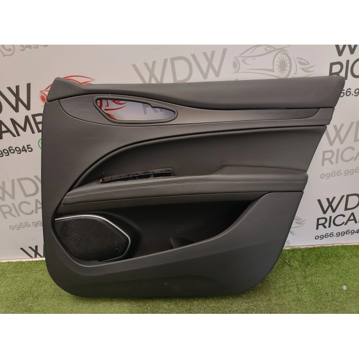 156197041 PANNELLO INTERNO IN PELLE PORTA ANTERIORE DESTRO USATO ALFA ROMEO STELVIO (949) (DAL 2016 IN POI >)