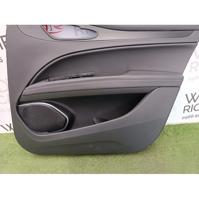 156197041 PANNELLO INTERNO IN PELLE PORTA ANTERIORE DESTRO USATO ALFA ROMEO STELVIO (949) (DAL 2016 IN POI >)