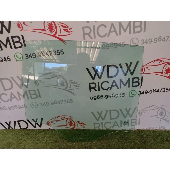 VETRO SCENDENTE POSTERIORE DESTRO DX USATO FIAT PANDA (312\319) (DAL 2012 IN POI >) 2019