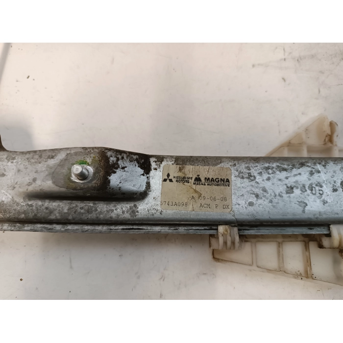 ALZAVETRO ALZACRISTALLO MANUALE POSTERIORE DESTRO DX MITSUBISHI COLT Z30 CZ3 (04-12)