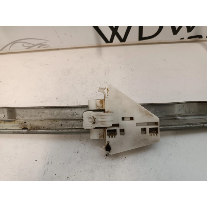 ALZAVETRO ALZACRISTALLO MANUALE POSTERIORE DESTRO DX MITSUBISHI COLT Z30 CZ3 (04-12)