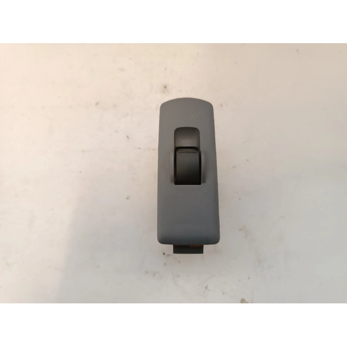 MN141019 PULSANTE INTERRUTTORE ALZAVETRO VETRO POSTERIORE DESTRO MITSUBISHI COLT 2004-2012