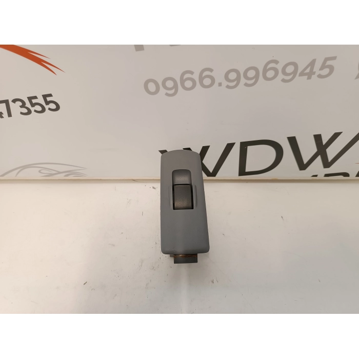 MN141020 PULSANTE INTERRUTTORE ALZAVETRO VETRO POSTERIORE SINISTRO MITSUBISHI COLT 2004-2012