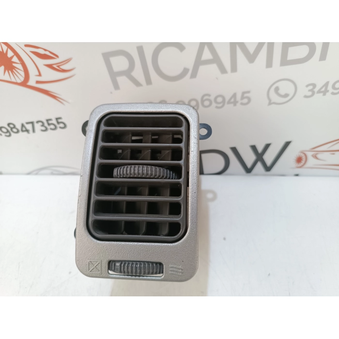 SPC00427 BOCCHETTA ARIA CRUSCOTTO LATO DESTRO USATO MITSUBISHI L200 3° SERIE (1996\2005)