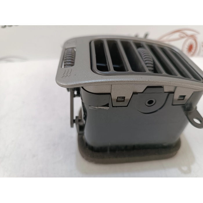 SPC00427 BOCCHETTA ARIA CRUSCOTTO LATO DESTRO USATO MITSUBISHI L200 3° SERIE (1996\2005)
