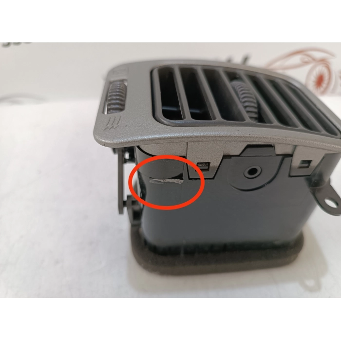 SPC00427 BOCCHETTA ARIA CRUSCOTTO LATO DESTRO USATO MITSUBISHI L200 3° SERIE (1996\2005)