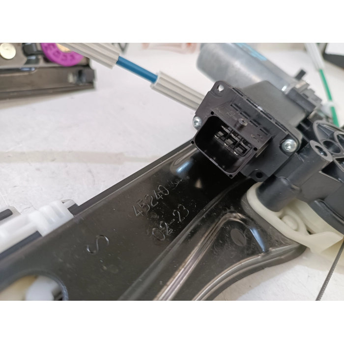 52138084 ALZAVETRO PORTA ANTERIORE SINISTRO FIAT 500 E 500E ELETTRICA 2020 IN POI
