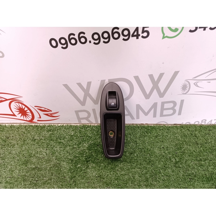 7355551570 PULSANTIERA ALZAVETRO POSTERIORE DESTRO FIAT 500L 1.6 MTJ (DAL 2012 IN POI >)