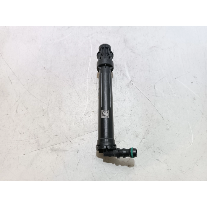 A1768600147 UGELLO MOTORINO LAVAFARI ANTERIORE MERCEDES CLASSE GLA (X156) (DAL 2013 >)