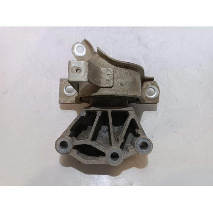51932522 SUPPORTO MOTORE LATO DESTRO FIAT PANDA (312\319) 1.3 4X4 (DAL 2012 IN POI >)