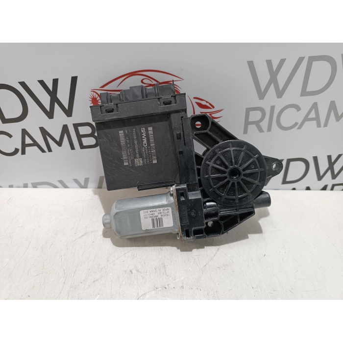 31674757 MOTORINO ALZAVETRO ANTERIORE DESTRO VOLVO V60 2° (DAL 2018 IN POI >) 8888777262