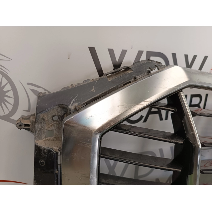 83A853651E GRIGLIA RIVESTIMENTO PARAURTI ANTERIORE AUDI Q3 2° (DAL 2018 IN POI >)