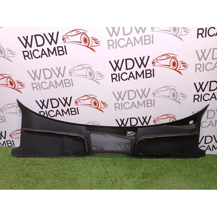 8W1819403 GRIGLIA GOCCIOLATOIO PARABREZZA ANTERIORE AUDI A4 AVANT (B9) 3.0 TDI (2015\2019)