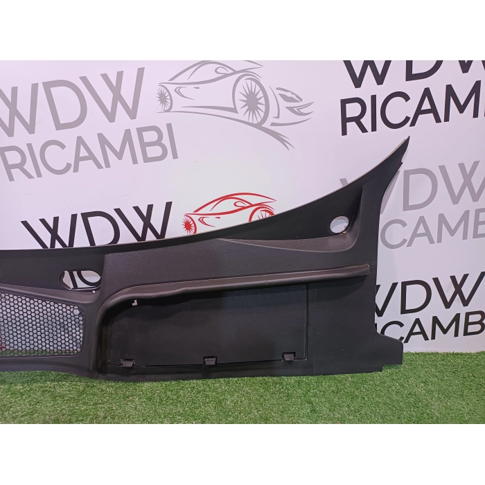 8W1819403 GRIGLIA GOCCIOLATOIO PARABREZZA ANTERIORE AUDI A4 AVANT (B9) 3.0 TDI (2015\2019)