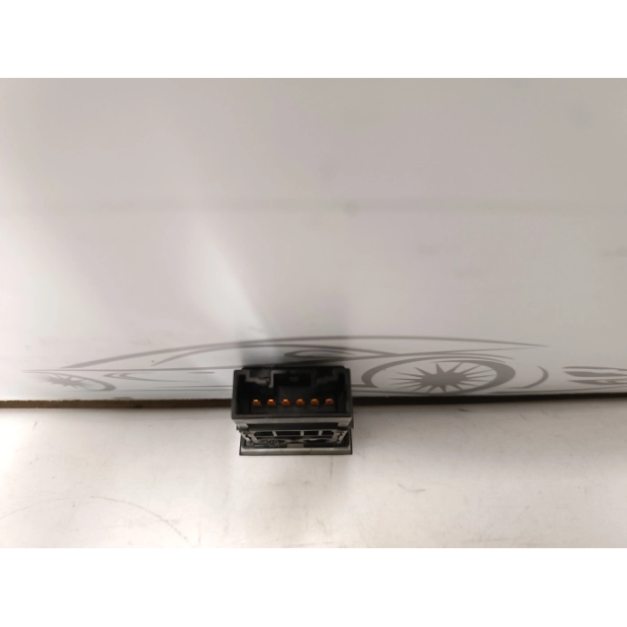 PULSANTE INTERRUTTORE FENDINEBBIA FARETTI HYUNDAI GETZ 1.3 (2002\2011)
