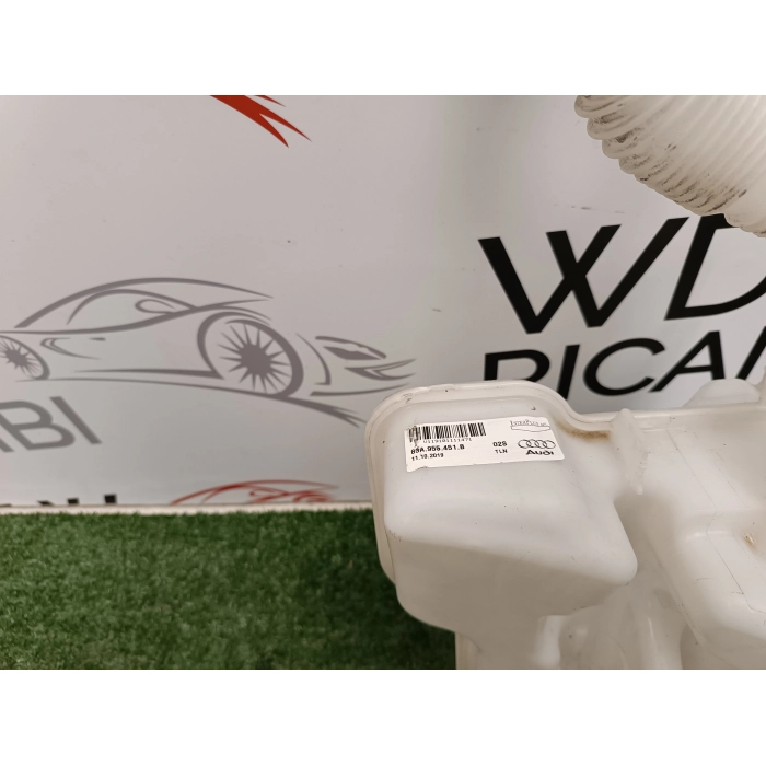 83A955451B VASCHETTA CONTENITORE ACQUA TERGICRISTALLI AUDI Q3 2° (DAL 2018 IN POI >) 83A955453B
