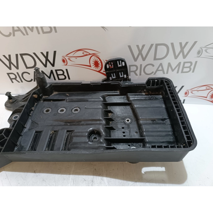 5QF915331C ALLOGGIO SUPPORTO BATTERIA AUDI Q3 2° (DAL 2018 IN POI >) 2.0 TDI 5QF915321C