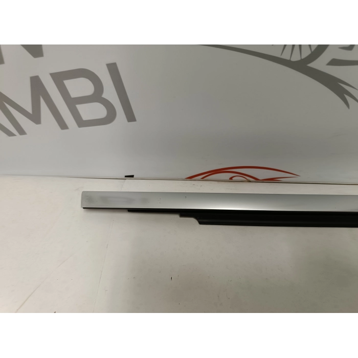 83A837476 RASCHIAVETRO CROMATURA PORTA ANTERIORE DESTRA DX AUDI Q3 2019 IN POI