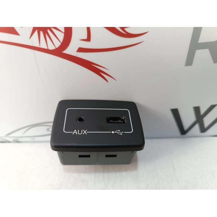 7356272650 ENTRATA ATTACCO AUX USB FIAT 500L 1.3 MTJ (DAL 2012 IN POI >)