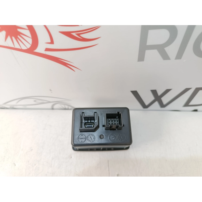 7356272650 ENTRATA ATTACCO AUX USB FIAT 500L 1.3 MTJ (DAL 2012 IN POI >)