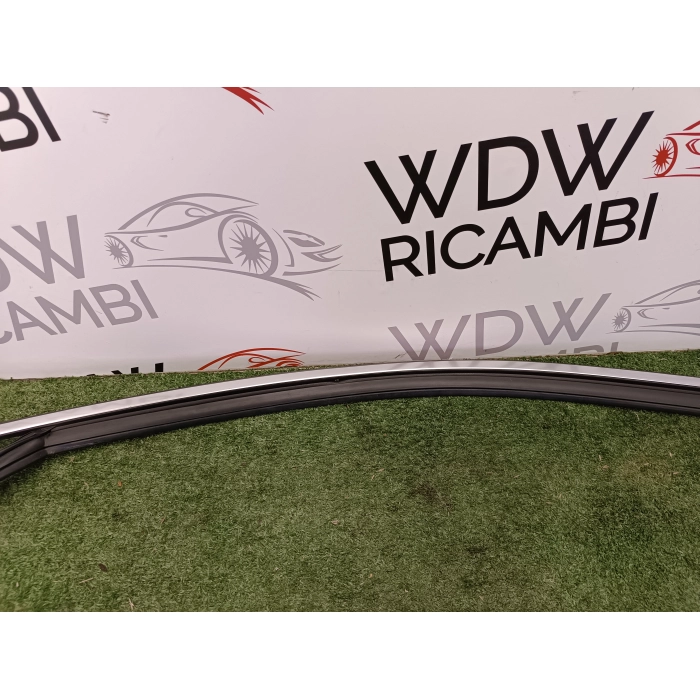 83A837431 GUARNIZIONE VETRO PORTA ANTERIORE SINISTRO AUDI Q3 2° (DAL 2018 IN POI >)