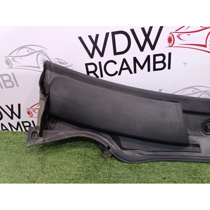 A1768300013 GRIGLIA PARABREZZA ANTERIORE GOCCIOLATOIO MERCEDES CLASSE A W176 (2012\2015)