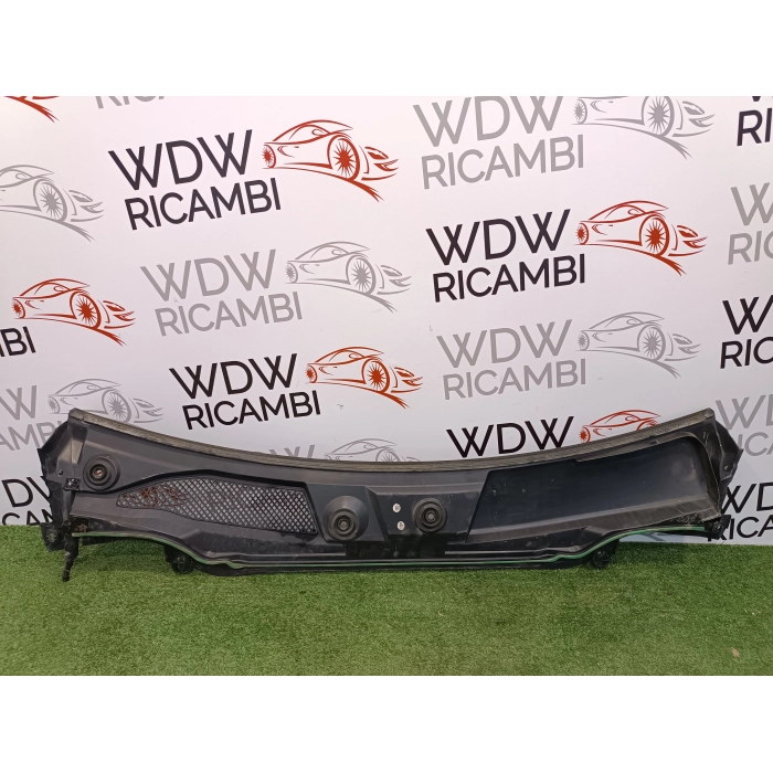 A1768300013 GRIGLIA PARABREZZA ANTERIORE GOCCIOLATOIO MERCEDES CLASSE A W176 (2012\2015)
