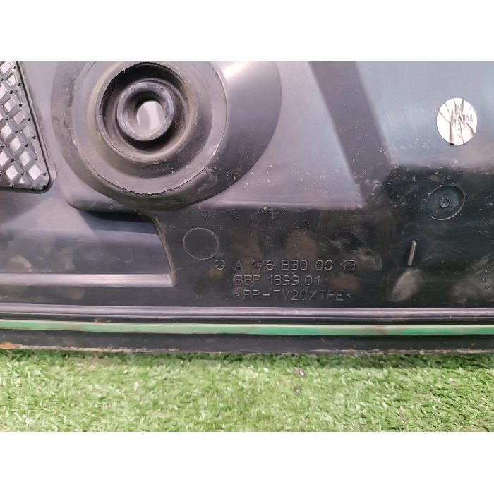 A1768300013 GRIGLIA PARABREZZA ANTERIORE GOCCIOLATOIO MERCEDES CLASSE A W176 (2012\2015)
