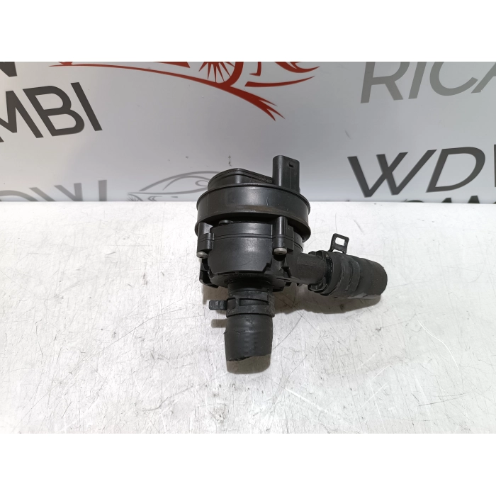 A0005000686 POMPA ACQUA AUSILIARE MERCEDES CLASSE A W176 1.5 CDI (2012\2015) 0392023206