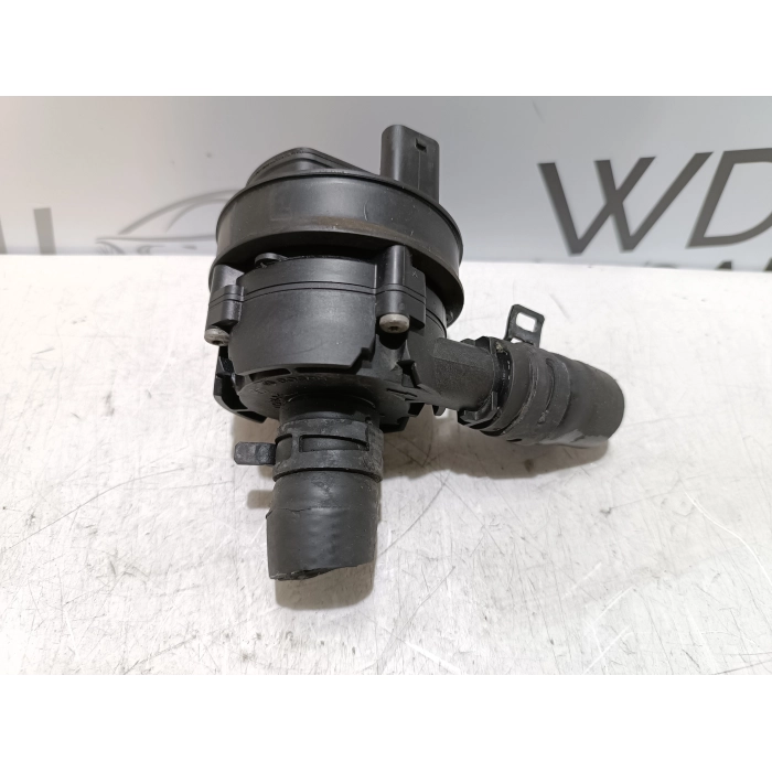 A0005000686 POMPA ACQUA AUSILIARE MERCEDES CLASSE A W176 1.5 CDI (2012\2015) 0392023206