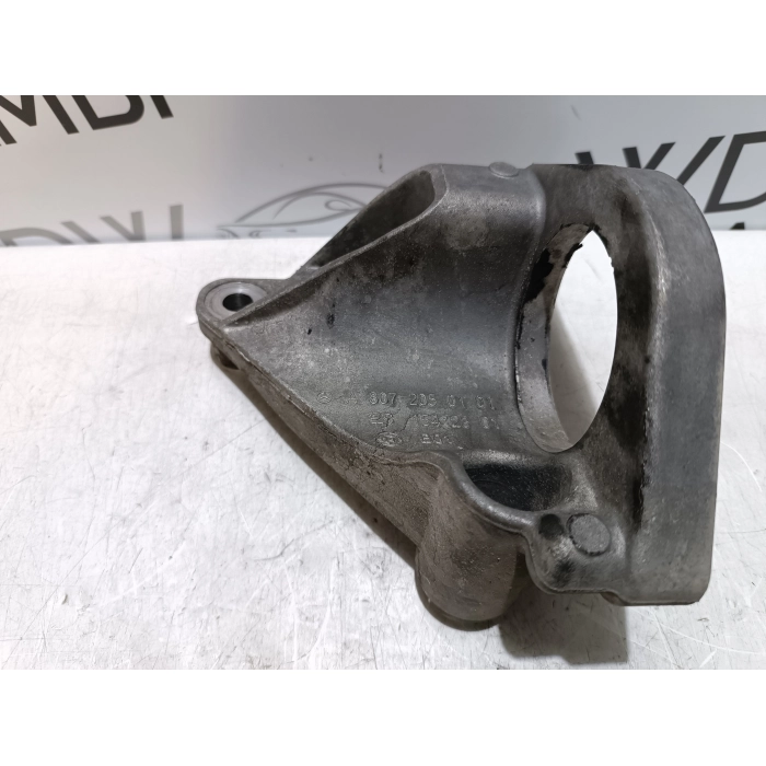 A6072050101 SUPPORTO STAFFA SEMIASSE ANTERIORE DX MERCEDES CLASSE A W176 1.5 CDI (2012\2015)