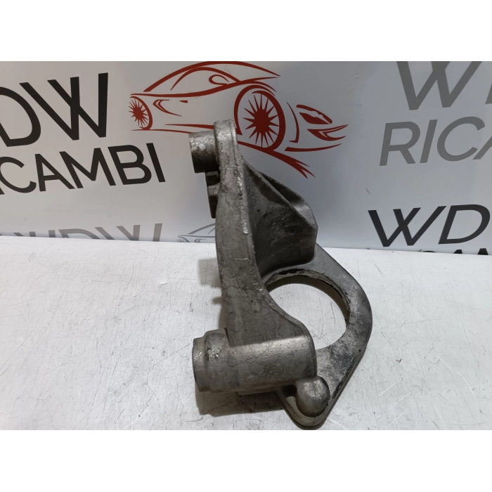 A6072050101 SUPPORTO STAFFA SEMIASSE ANTERIORE DX MERCEDES CLASSE A W176 1.5 CDI (2012\2015)