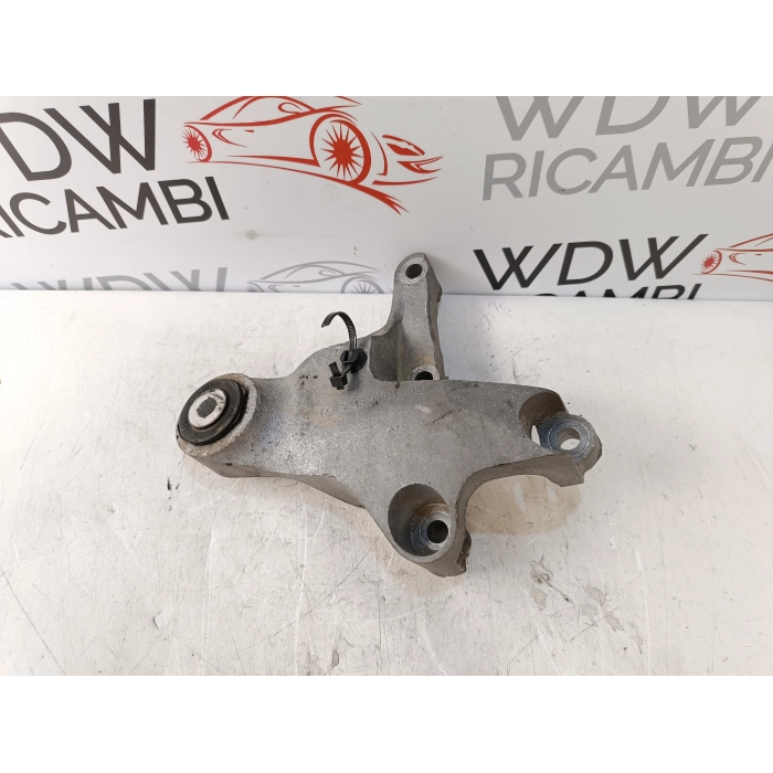 A2462401309 SUPPORTO MOTORE USATO MERCEDES CLASSE A W176 1.5 CDI (2012\2015)