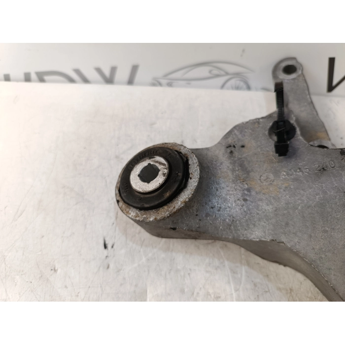 A2462401309 SUPPORTO MOTORE USATO MERCEDES CLASSE A W176 1.5 CDI (2012\2015)