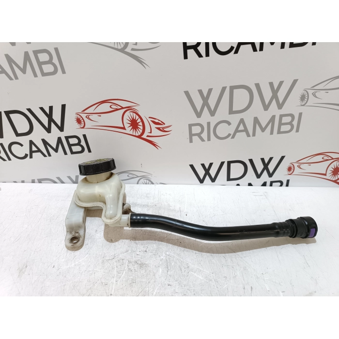 8V51-2K478-AF VASCHETTA CONTENITORE LIQUIDO FRENI FORD FIESTA 6° 1.5 TDCI (2013\2017)