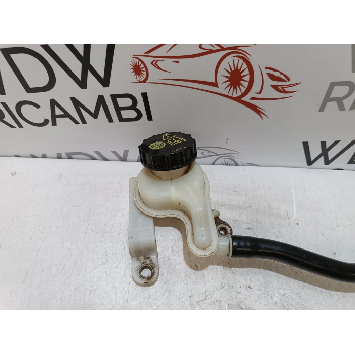 8V51-2K478-AF VASCHETTA CONTENITORE LIQUIDO FRENI FORD FIESTA 6° 1.5 TDCI (2013\2017)