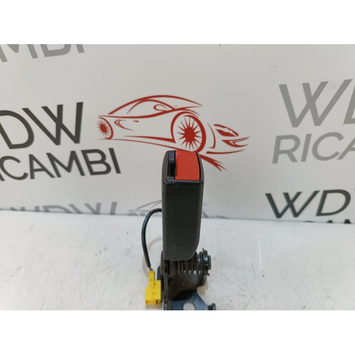 A1768600369 AGGANCIO CINTURA DI SICUREZZA POSTERIORE MERCEDES CLASSE A W176 (2012\2015)