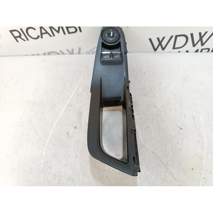 C1BT-14A132-AB PULSANTIERA ALZAVETRO ANTERIORE SINISTRO FORD FIESTA 6° 1.5 TDCI (2013\2017)